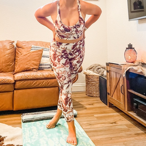 Floral Yoga Set - Picture 3 of 3